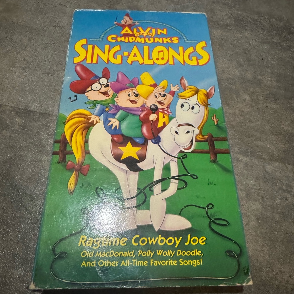 Sing-Alongs: Alvin and the chipmunks Ragtime Cowboy Joe - Kids Toy VHS vintage
